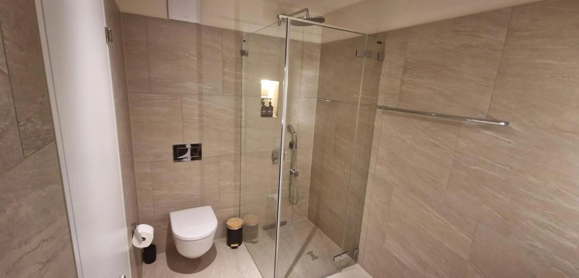 Visionary Hospitality Embrach, Zuerich - Premium Apartments With Free Parking, Washer, Kitchen, Rooftop, Coworking-Space, 15' Airport Switzerland