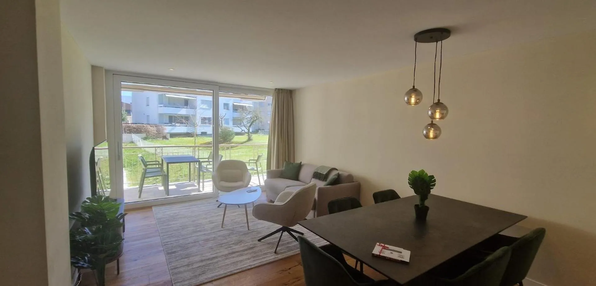Visionary Hospitality Embrach, Zuerich - Premium Apartments With Free Parking, Washer, Kitchen, Rooftop, Coworking-Space, 15' Airport 0*, Embrach